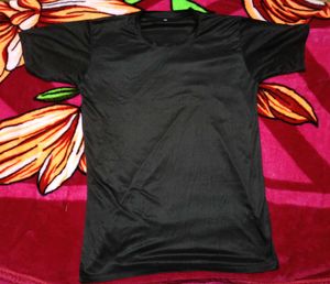 Black T-shirt For Selling
