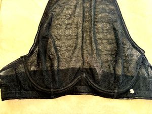 Elegant Black Lace Undewired Top