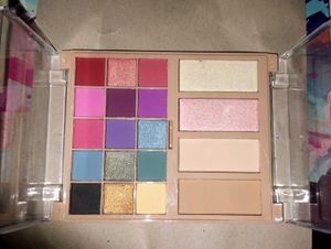 Brand new eyeshadow Palette