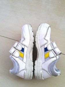 Cute White Sneakers size 12