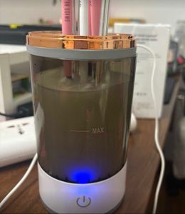 Make Up Brush Cleaner