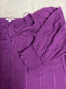 Self Embossed Round V Neck Long Slv Loose Fit Top