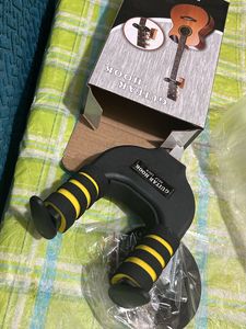 GUITAR SELF LOCK HANGER