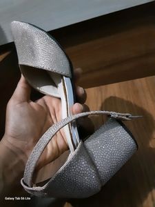 SILVER STYLISH KITTEN BLOCK HEELS
