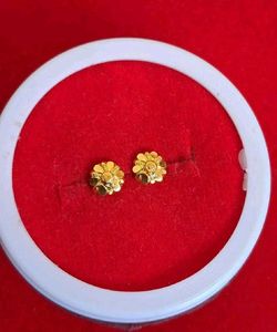 Stud Earrings Gold