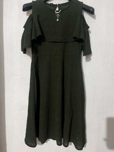 🌿 Chic Olive Green Dress 🌿