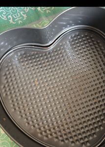 Round Cake Pan And Heart Shaped