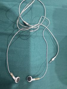 Apple White Earphones