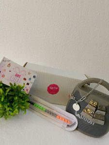 Chic Accessories &amp; Essentials Gift Hamper