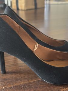 Black Pointed-Toe Heels