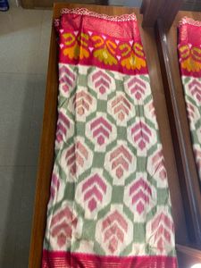 🩷Beautiful ikat print saree - TOTALLY NEW 🩷