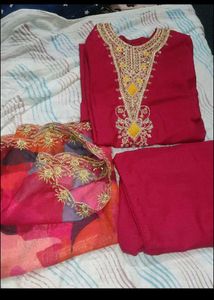 Beautiful Suit With Organza Dupatta