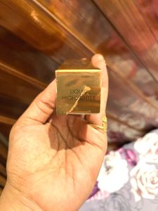 Swiss Beauty LIQUID HIGHLIGHTER