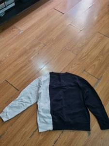 Sweatshirt....Black-White