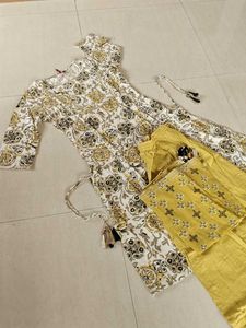 "Ishin" Brand Kurta And Palazzo Set With Dupatta