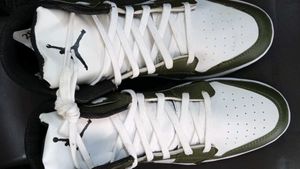 Jordan 1 Low Olive