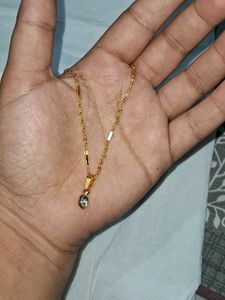 Gold Pendant Necklace