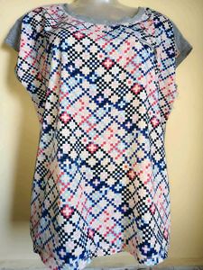 BOGO 🎁 Buy One Get 1 Free🎁Patterned Top XL
