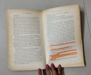 A Thousand Splendid Suns BY Khaled Hosseini