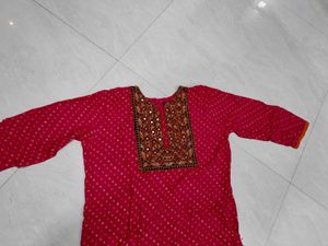 Elegant Pink Embroidered Kurta