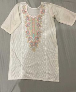 Embroidered White Kurti Chikankari