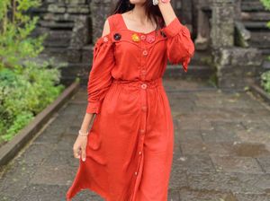 Chic Red Cold Shoulder Dress