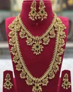 Elegant Gold Necklace & Earring Set