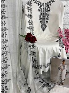Elegant Unstitched Lawn Suits(It&#39;s Unstitche