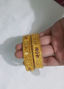 GOLD-PLATED BANGLES WITH REAL STONE EMBEDDED