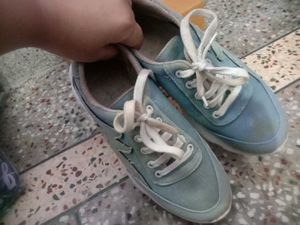 Blue Sneakers💗