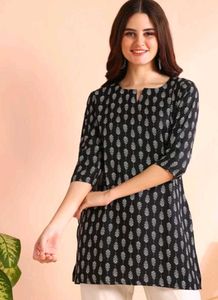 Women Floral Print Straight Short Kurta