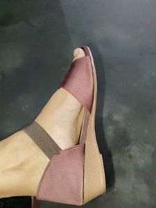 Sandle With Minimal Heel