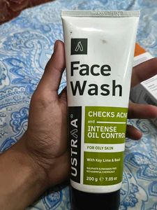 Ustraa Face Wash 200gm