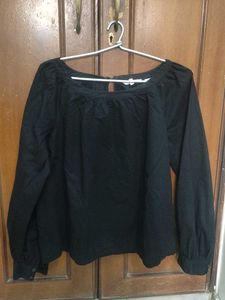 Black Levi's Top.
