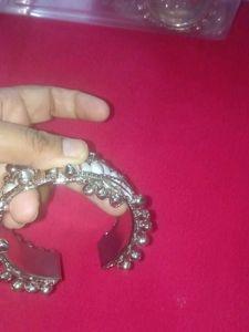 Shell Bangle Bracelet