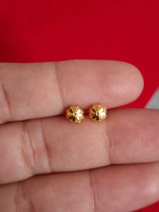 Gold Flower Stud Earrings