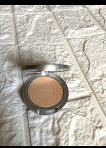 The Balm Mary-lou Manizer