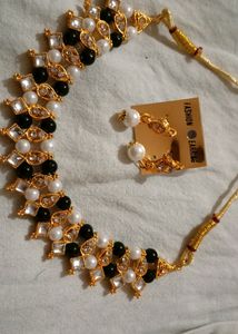 Black And White Pearl Necklace