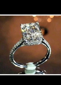 Sparkling Diamond Ring