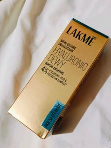 Lakme Hyaluronic Dewy Micro Essence