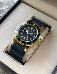 Stylish Gold &amp; Black Watch