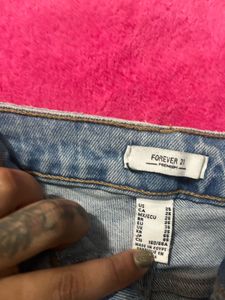 High-Waisted Jeans