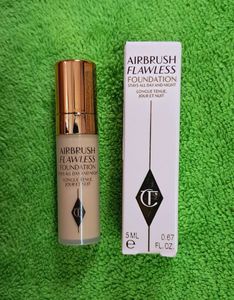 🧡Charlotte Tilbury Foundation🧡 Shade Natural 04