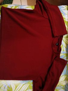 RED CROP TOP