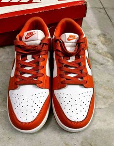 NIKE ORANGE DUNKS UK - 8.5 (43)