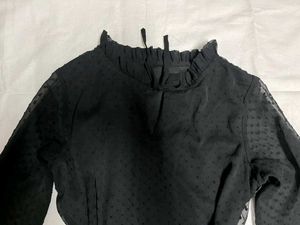 Elegant Black Sheer Sleeve Top 🖤♠️👸