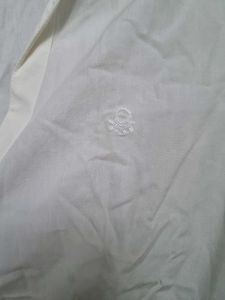 Sleek White Skinny-Fit Shirt