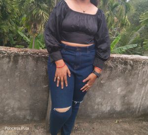 Women&#39;s Ripped Jeans