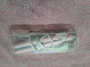 NEW MINI HAIR STRAIGHTENER