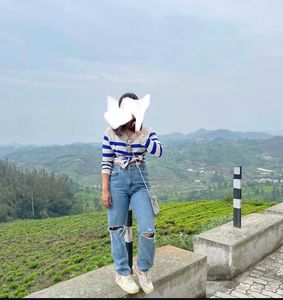 Zara Ripped Knee Jeans & Striped Top
